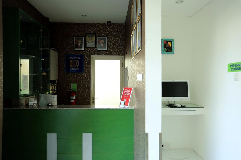 Reddoorz Near Pantai Jerman Hotel Кута Екстериор снимка